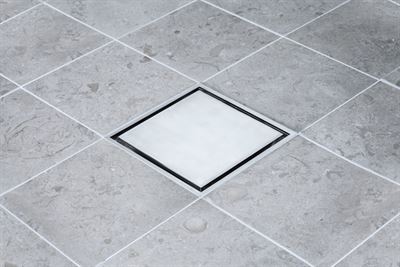 Tebo Tile insert laatoitettava lattiakaivon kansi harjattu teräs/musta 15x15cm
