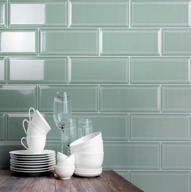 Montesco Green laatta 10x30cm kiiltävälasitteinen, fasettireunainen